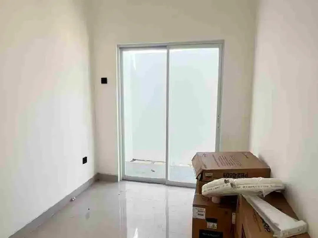 Di sewakan rumah semi furnished area pusat kota renon Denpasar. Minimal sewa 2 th. - Image 7 of 10