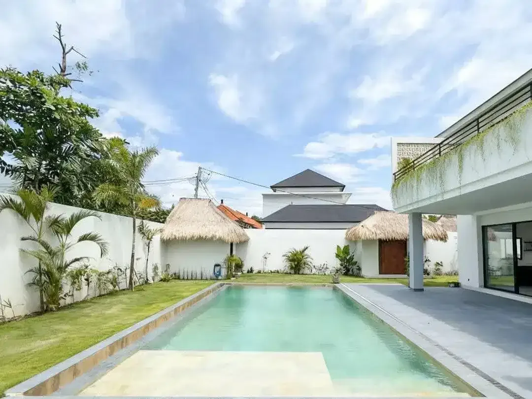 Di Sewakan Villa 3 Bedroom - Lokasi Kerobokan - Bali - Image 1 of 9