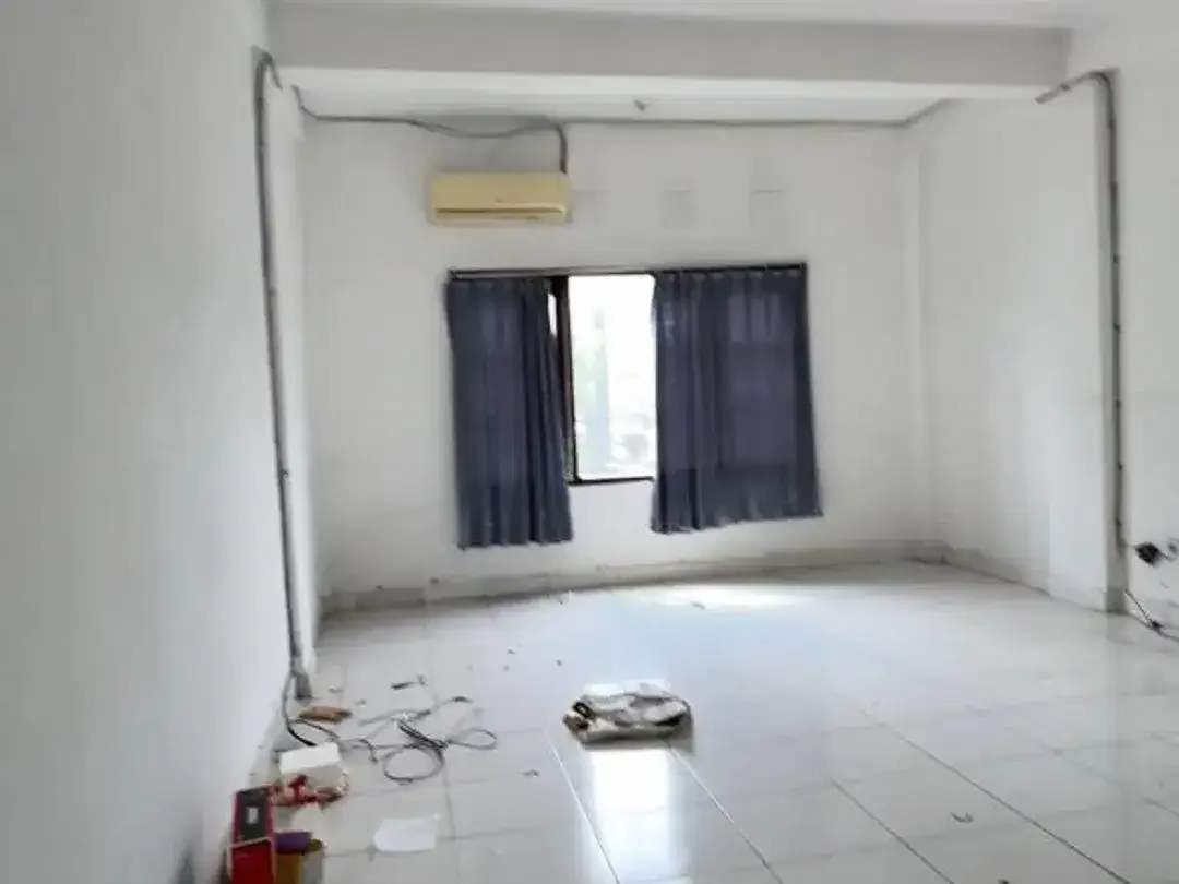 Di Sewakan gudang ruko di jalan cargo Denpasar barat Cocok untuk usaha karena berada di jalan utama. - Image 3 of 10