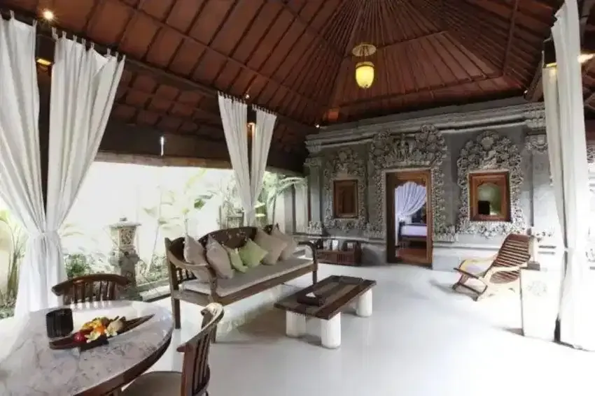 VILLA LUXURY STRATEGIS DEKAT PANTAI DOUBLE SIX SEMINYAK - Image 7 of 10