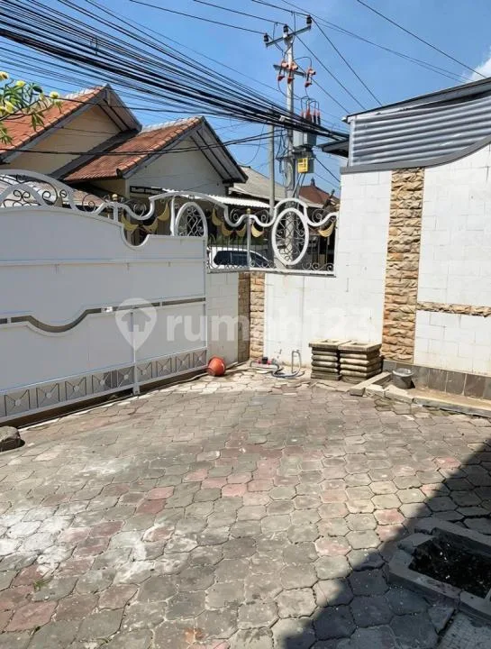 Dikontrakkan Rumah 2 Lantai - Perum Sesetan Denpasar - Image 2 of 4