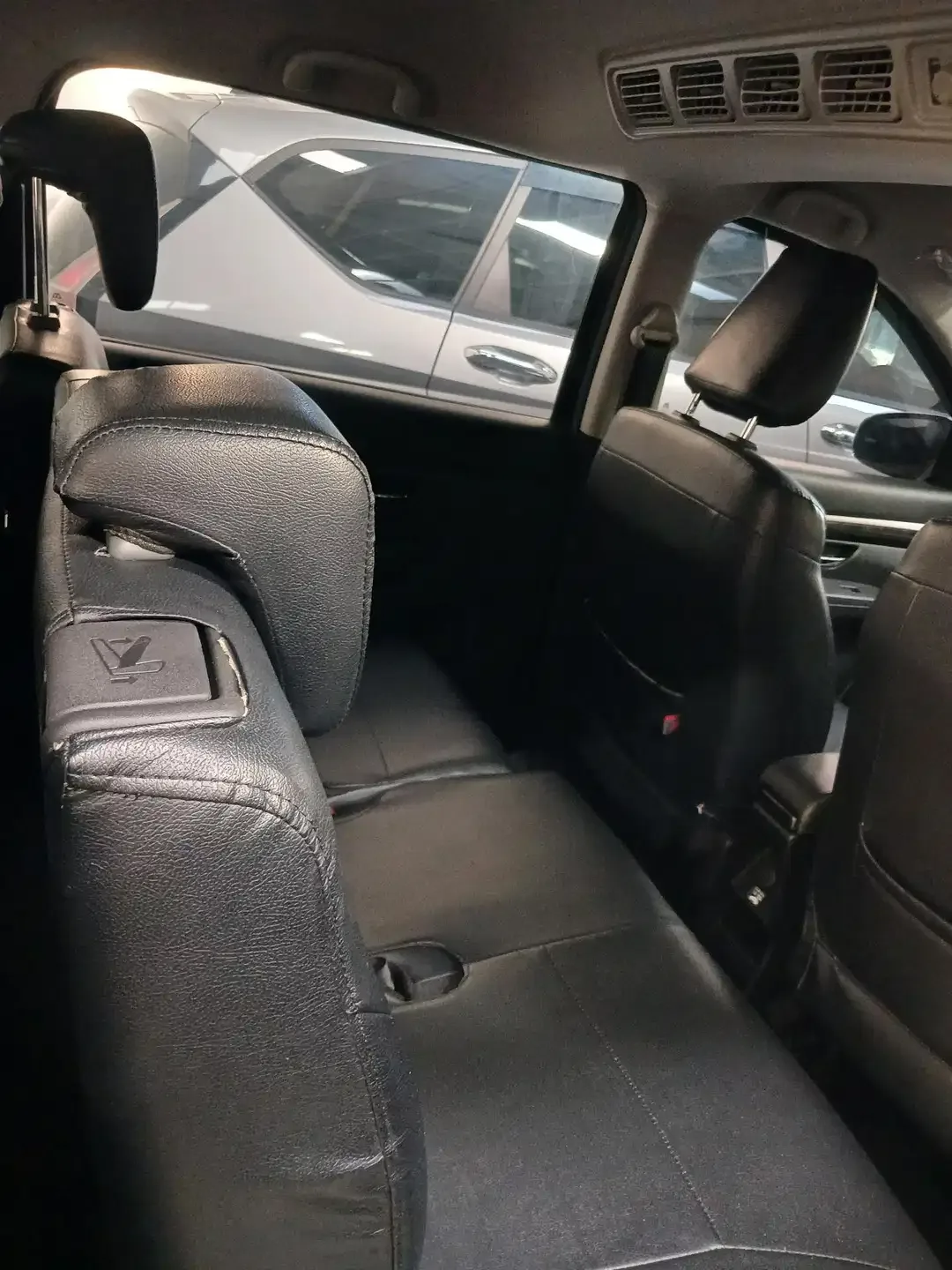 Suzuki XL 7 Beta Hybrid 2024 Hitam metalik A/T 1.5cc - Image 6 of 6