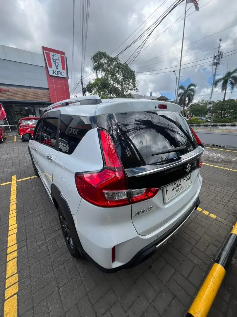Jual Mobil Bekas Pribadi Harian - Image 7 of 10