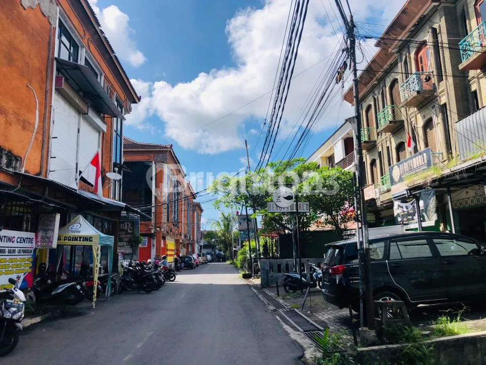 Ruko 3 lantai ditengah kota Denpasar barat dilokasi yang strategis dekat dengan Mall, Bank, pertokoan serta perkantoran - Image 1 of 4