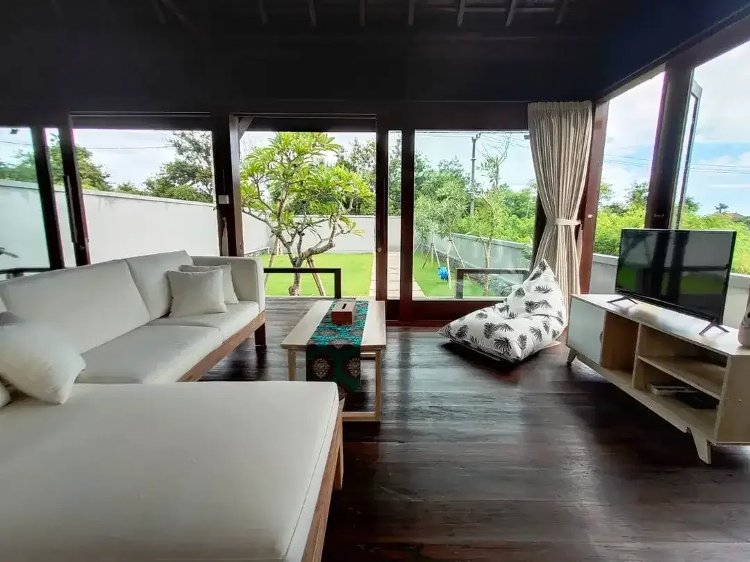 Dijual Villa!! Taman Hijau Lokasi Area Hotel Bintang Lima di Taman Mumbul - Jimbaran - Image 4 of 10