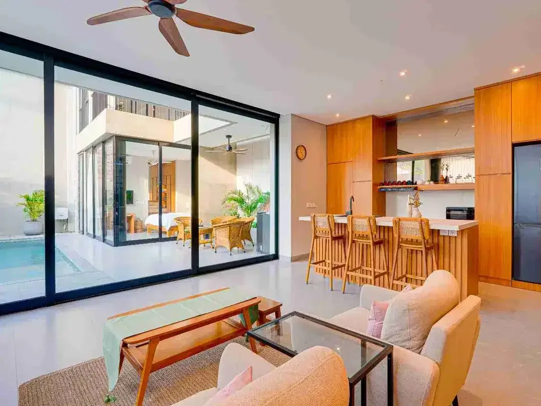 Brand New Luxury Villa 300m ke Pantai Batu Bolong Canggu - Image 10 of 10