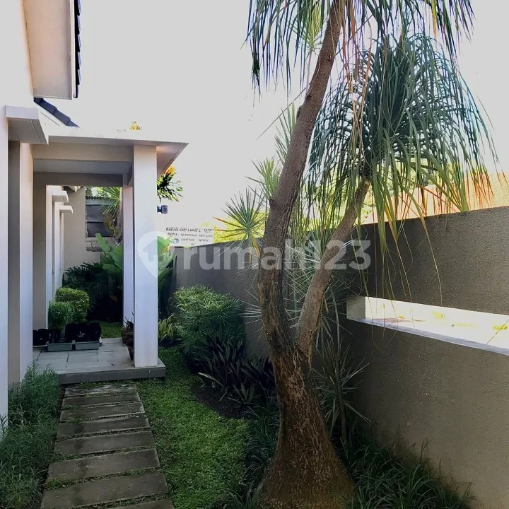 Rumah 2 Lantai Full Furnished Jalan Muding Gatot Subroto Barat - Image 1 of 4