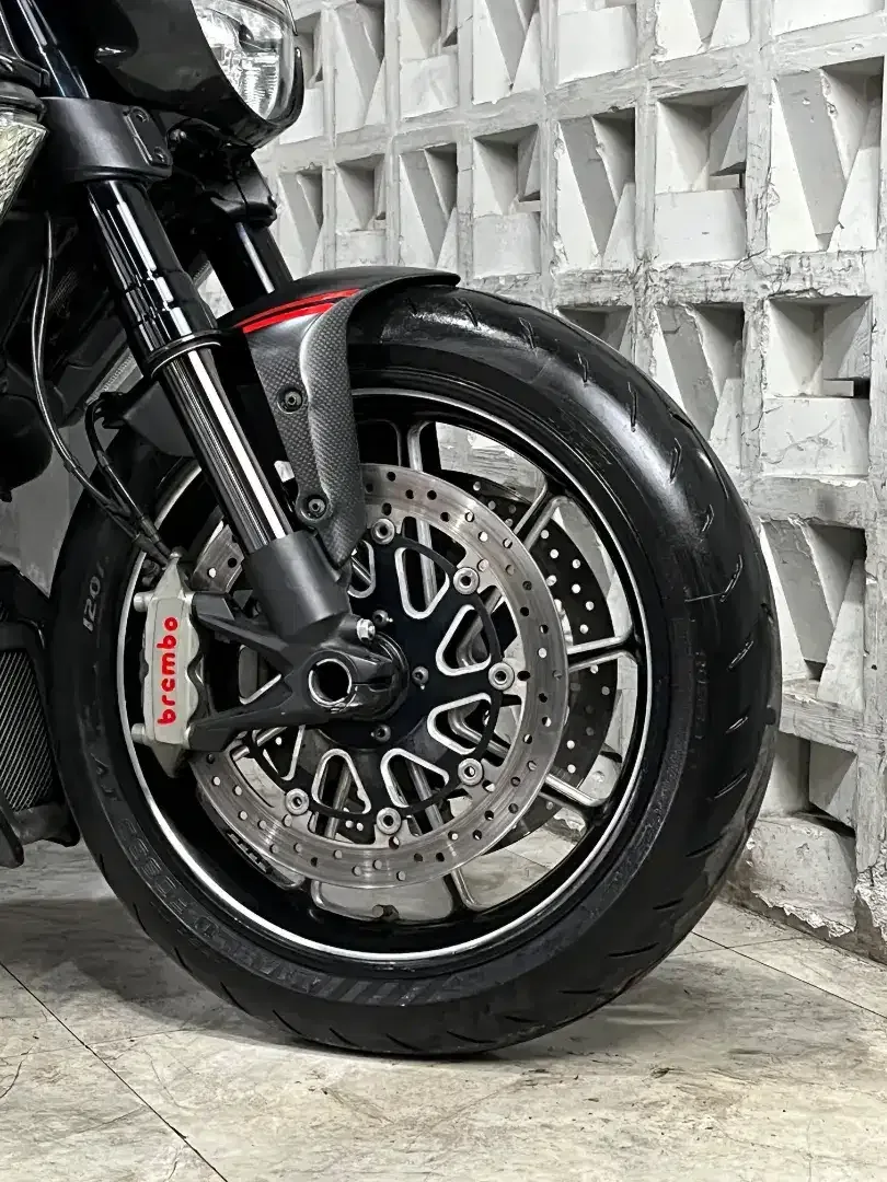 DUCATI DIAVEL CARBON 2011 ABS - Chintia Mustika - Image 10 of 10