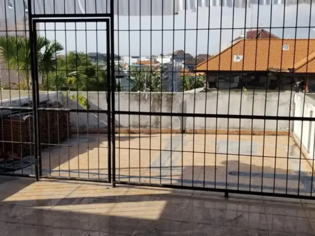 Ruko Murah di omplek istana kuta galleria di jalan utama - Image 9 of 10