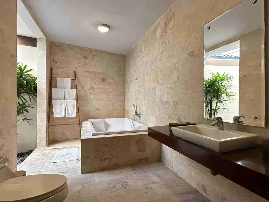 For Sale Villa.luxury Furnish Bidadari Seminyak Jl7mtr Garase 2Mobil - Image 9 of 10