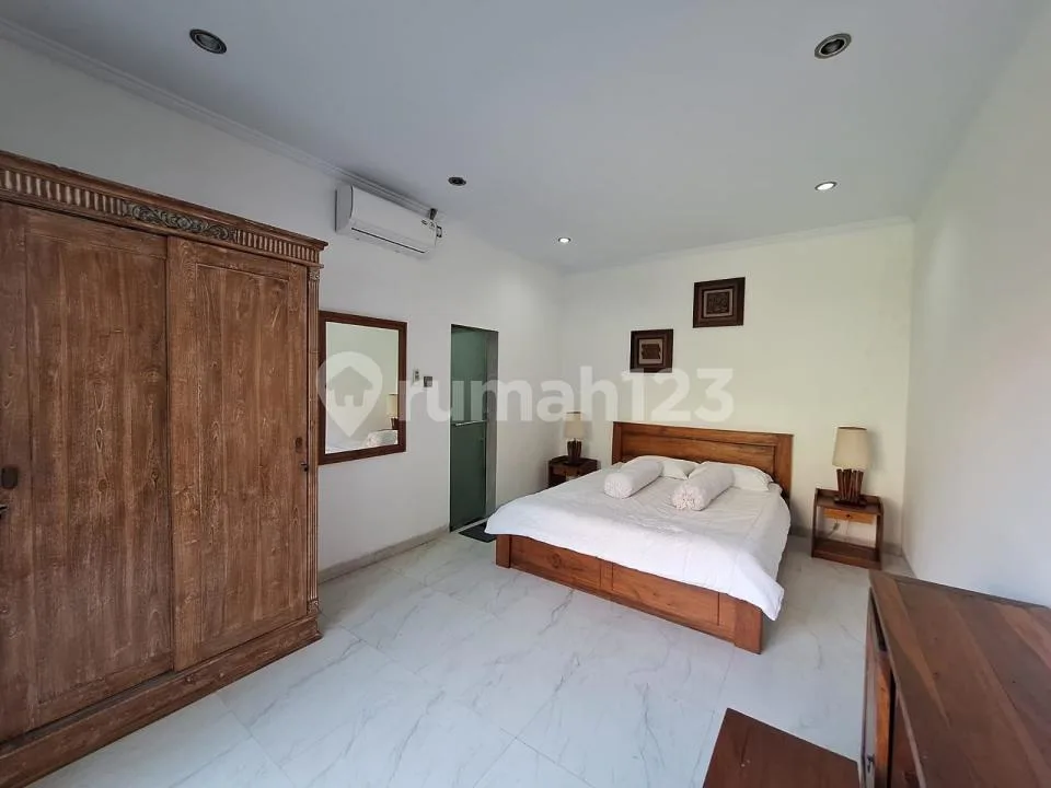 Rumah Cantik Nyaman di Dekat Canggu Kerobokan - Image 4 of 4