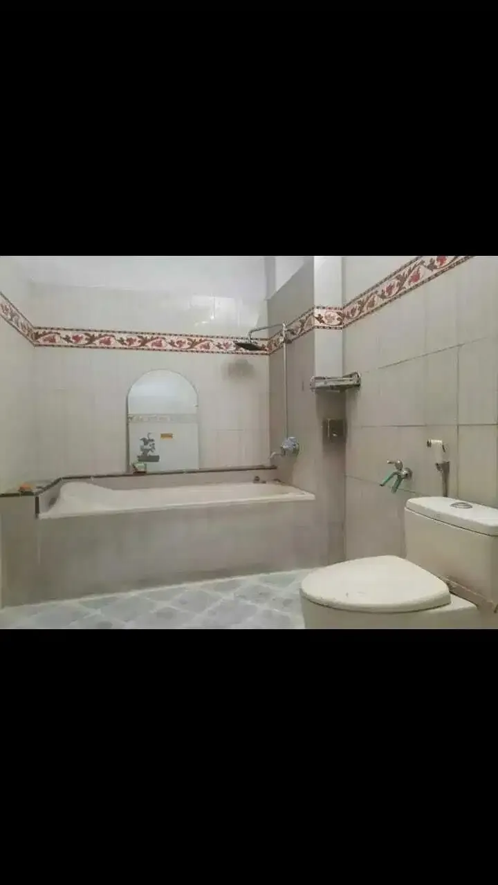 Dijual Ruko 3 Lantai Area Kuta - Image 2 of 6