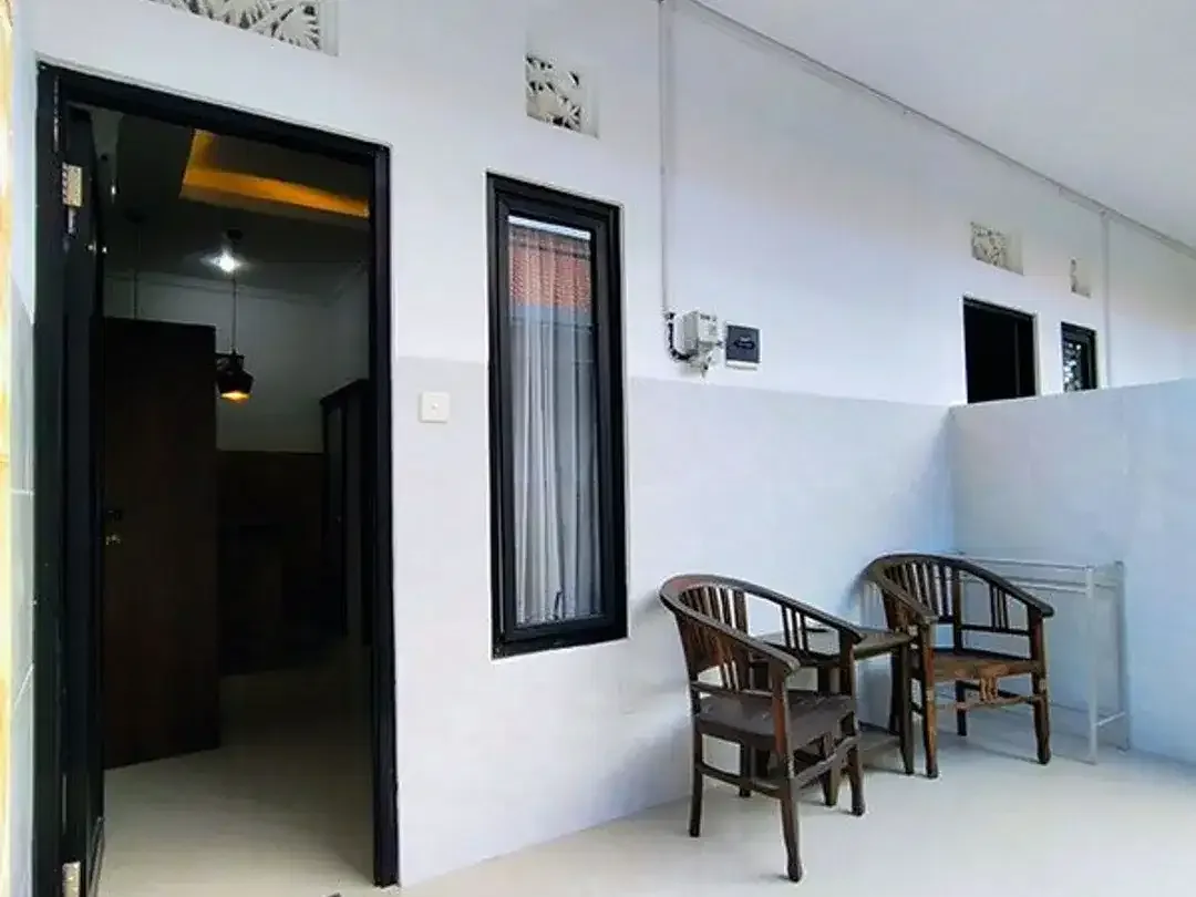 AMR.087.EIJ | FOR MONTHLY RENT – Modern Studio Apartment in Sanur - Image 4 of 10