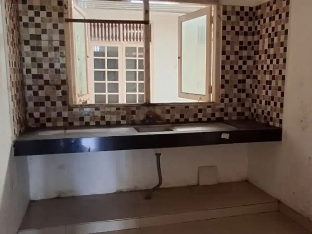 Disewakan tanah bonus rumah tempat usaha di Renon Lokasi belakang Fit Hub Renon - Image 4 of 6