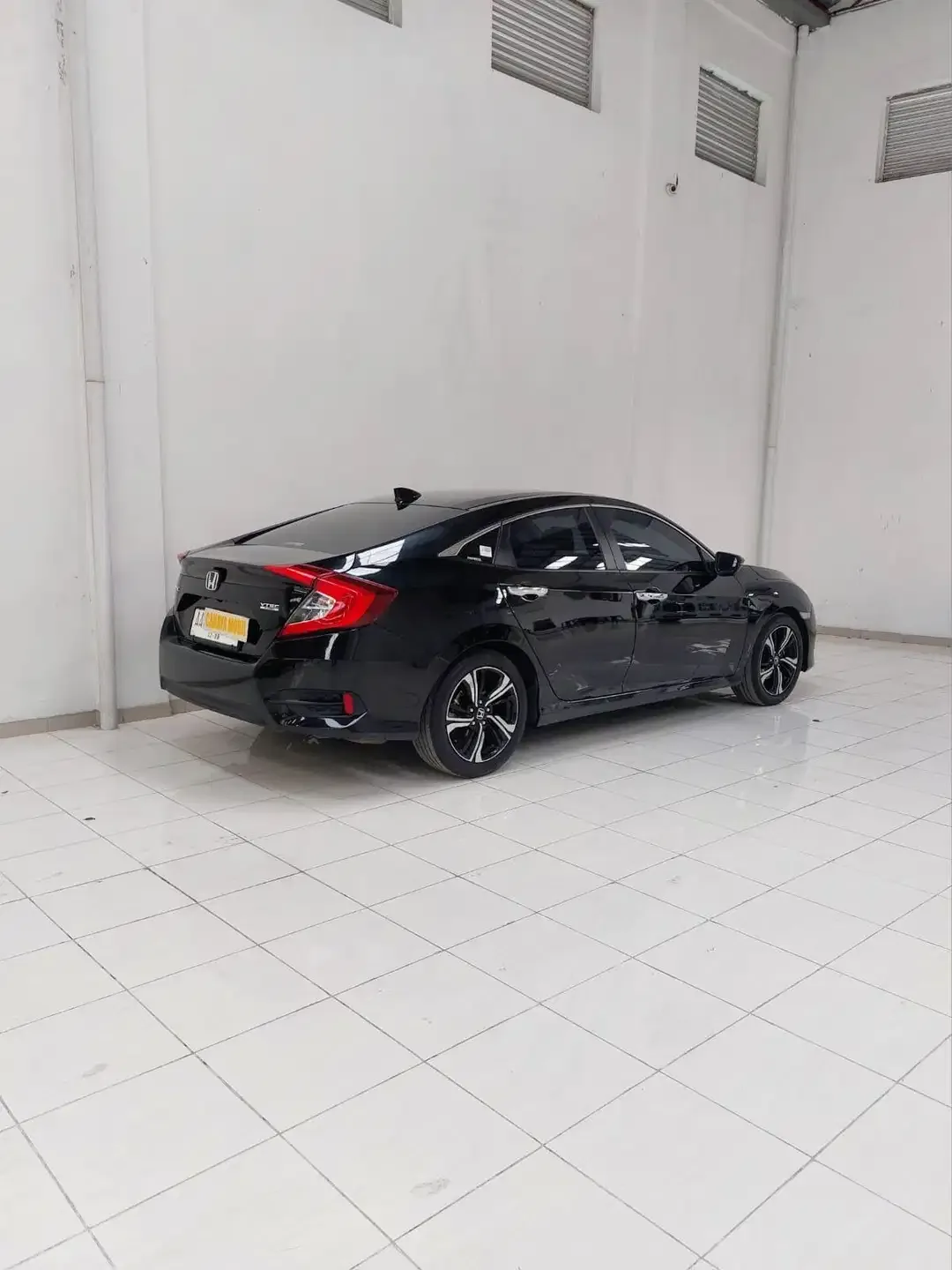 Honda Civic 1.5 Turbo Sedan 2018 - Image 8 of 10