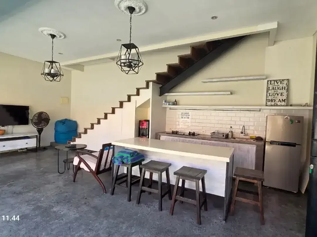 MINIMALIST MODERN VILLA AT CANGGU ONLY 5 MIN TO BEACH FOR LEASE - Image 7 of 10