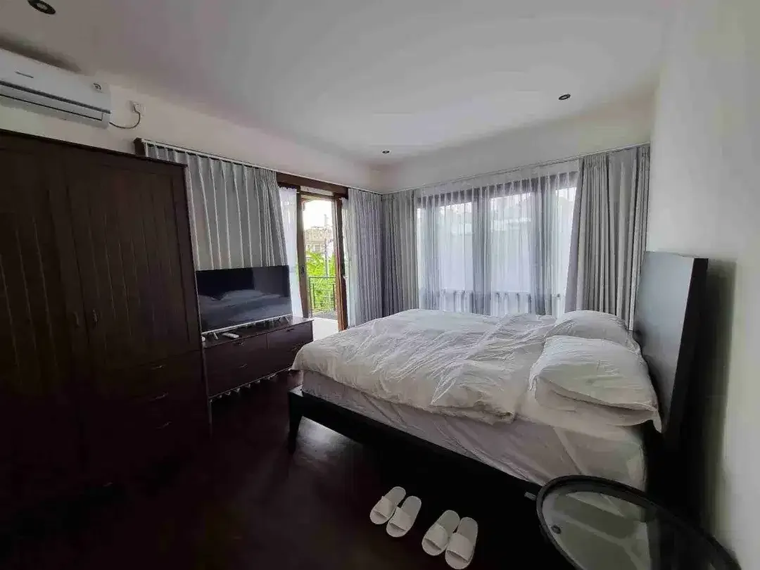 Extra Spacious Villa at Petitenget Kuta - Image 6 of 9
