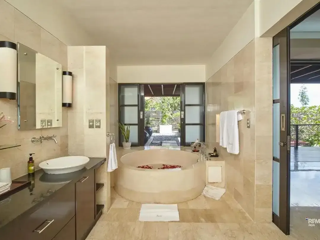 Villa perfectly designed for sale in Jimbaran. - Image 6 of 10