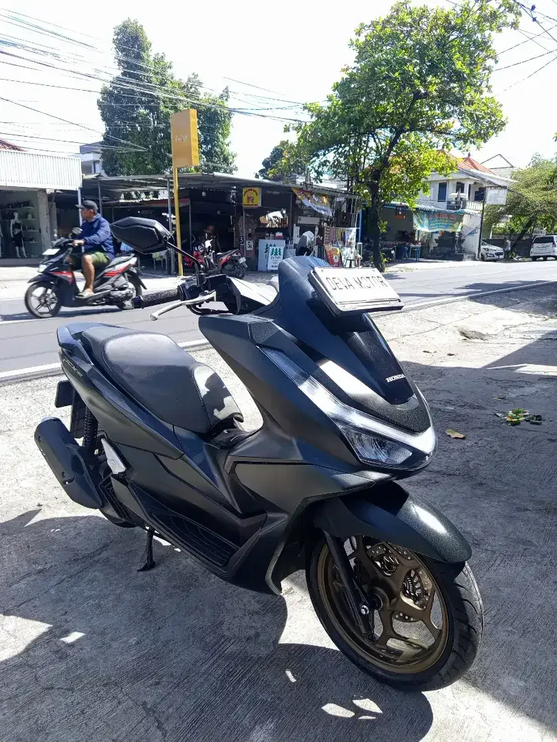 Honda PCX 160 hitam Deva motor - Image 1 of 6