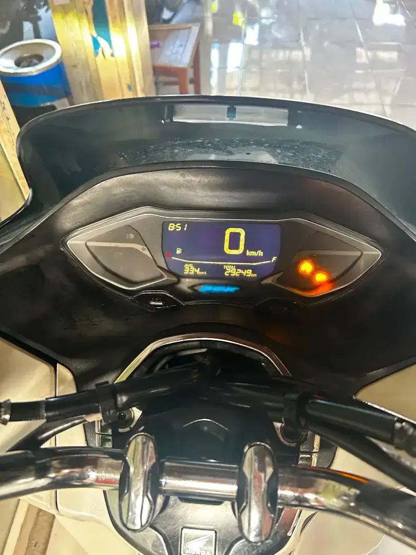 HONDA PCX 160 ABS TAHUN 2022 PAJAK HIDUP SURAT LENGKAP - Image 7 of 7
