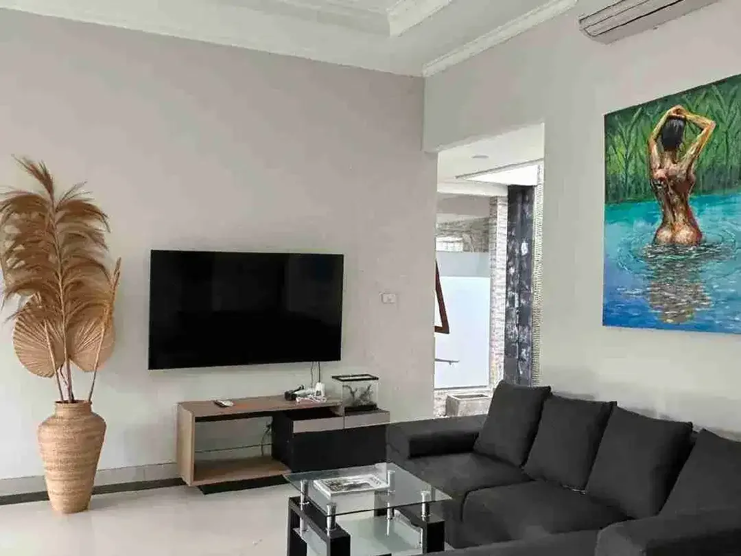 Disewakan Villa Fully Furnished Area Kerobokan - Image 2 of 10