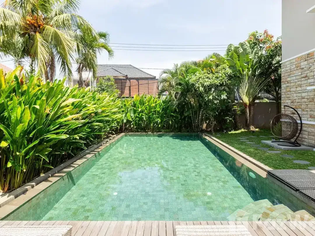 5 Bedroom Villa for sale in Petitenget, Bali - Image 4 of 10