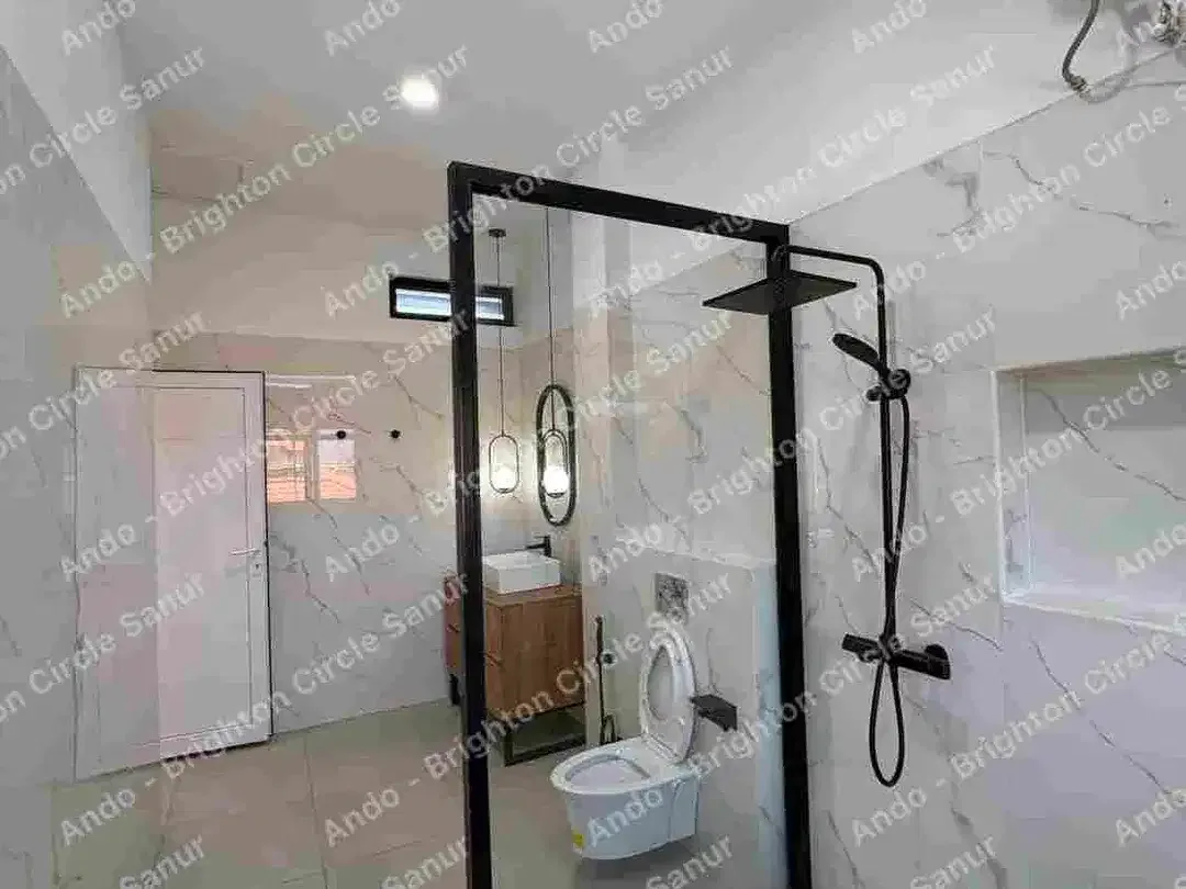 RUMAH MODERN 4 KAMAR TIDUR YANG BARU DIRENOVASI DAN DILENGKAPI PERABOT DI SANUR - Image 2 of 10