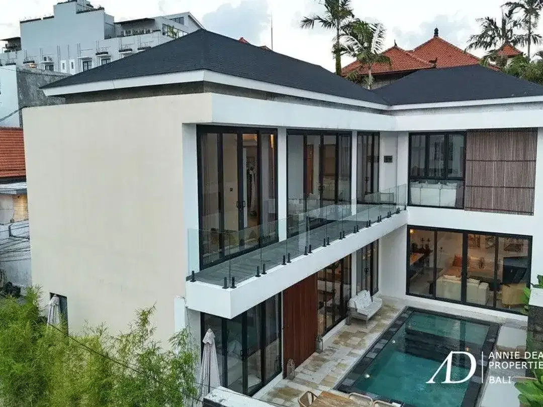 LEASEHOLD | 4-BEDROOM MODERN LUXURY VILLA IN UMALAS-BUMBAK - Image 1 of 10
