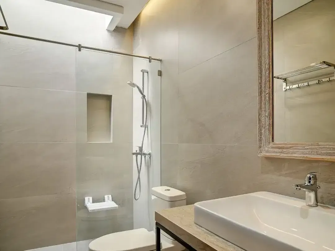 For Sale or Rent:  Exclusive Villa – View Panorama - Image 8 of 10