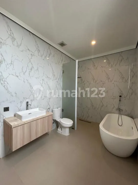 Villa Jual Lokasi Jimbaran - Image 1 of 4