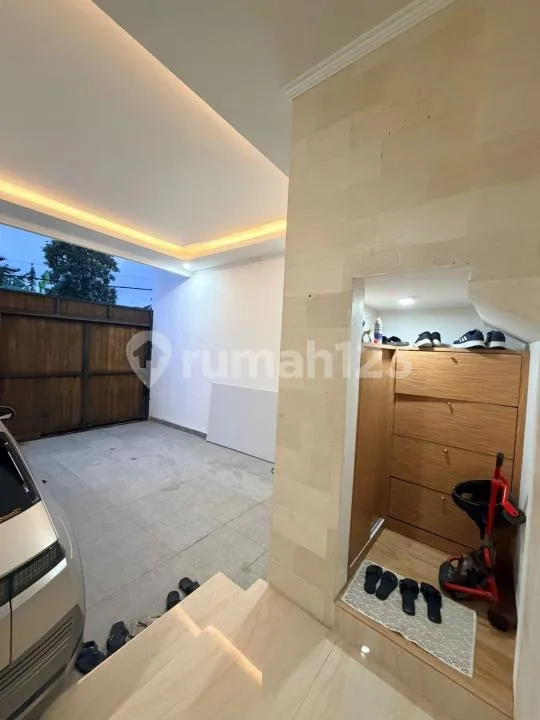 Dijual Rumah Modern 2 Lantai Furnished di Gatsu Barat Denpasar - Image 3 of 4