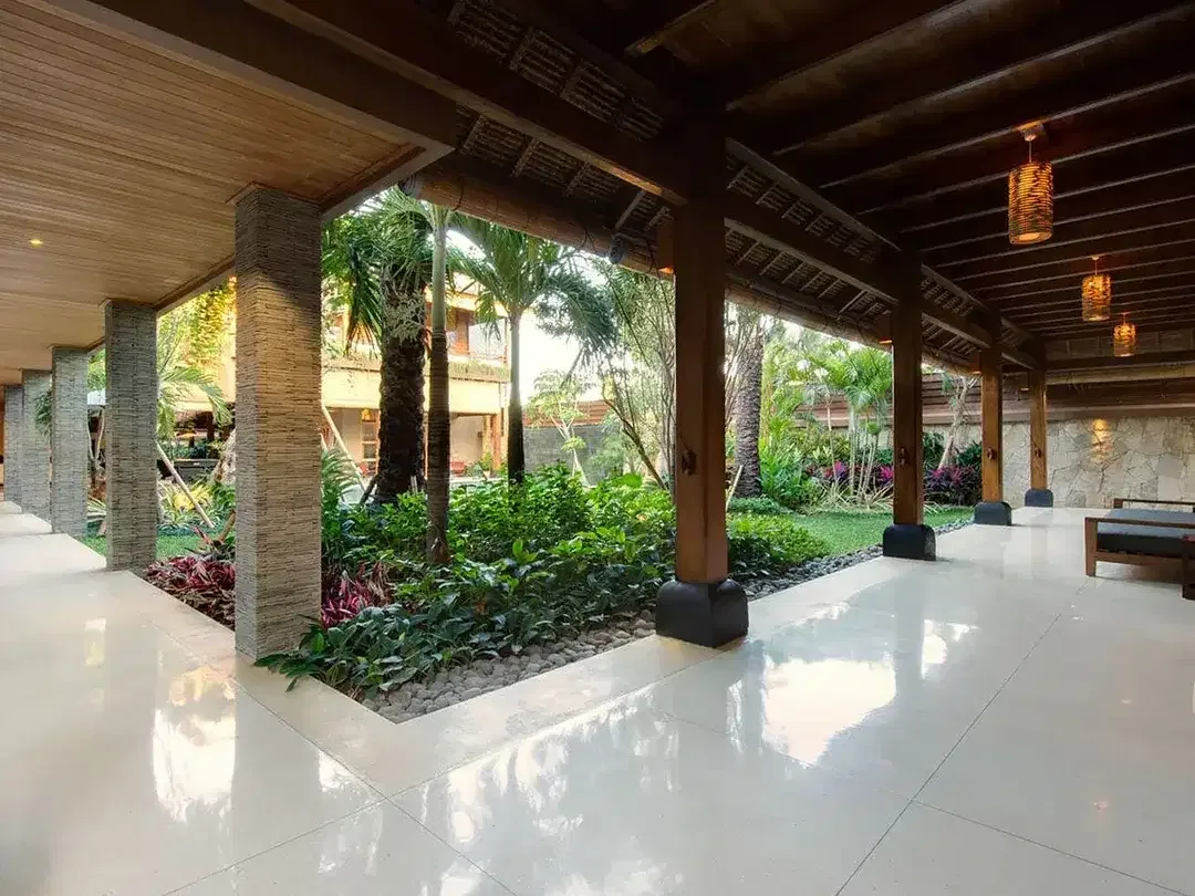 Freehold - Sprawling Luxury Estate with Tropical Gardens and Seminyak - Image 9 of 10
