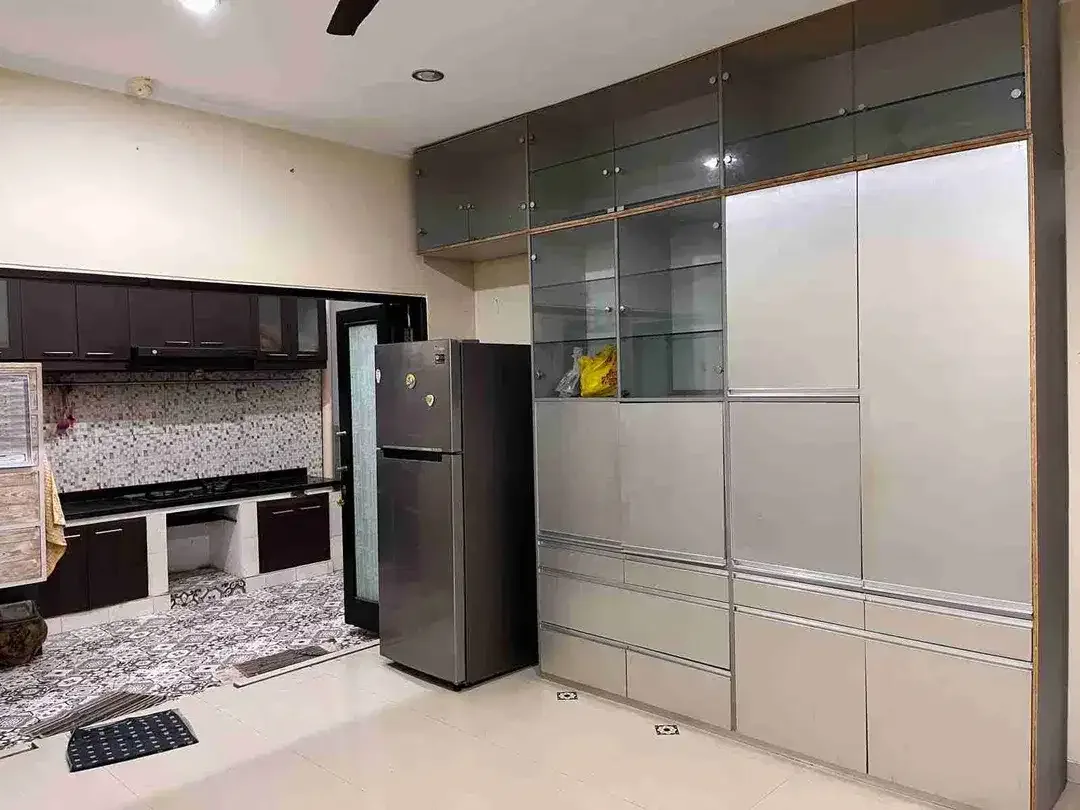 Rumah Dijual, 2 Lantai, 3Kt 3Km, SHM, Gatot Subroto Denpasar, One Gate Security. - Image 4 of 9