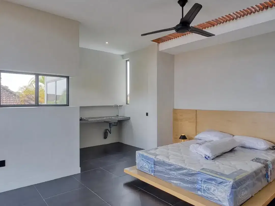 Leasehold -Stylish 3-Floor Villa in Kerobokan- Ideal for Living - Image 4 of 10