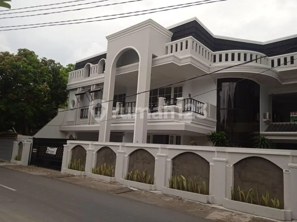 Rumah Mewah Full Marmer Design Classic American Siap Huni Denpasar Bali Lokasi Bebas Banjir| bisa Perluasan Kavling Sebelah - Image 3 of 4
