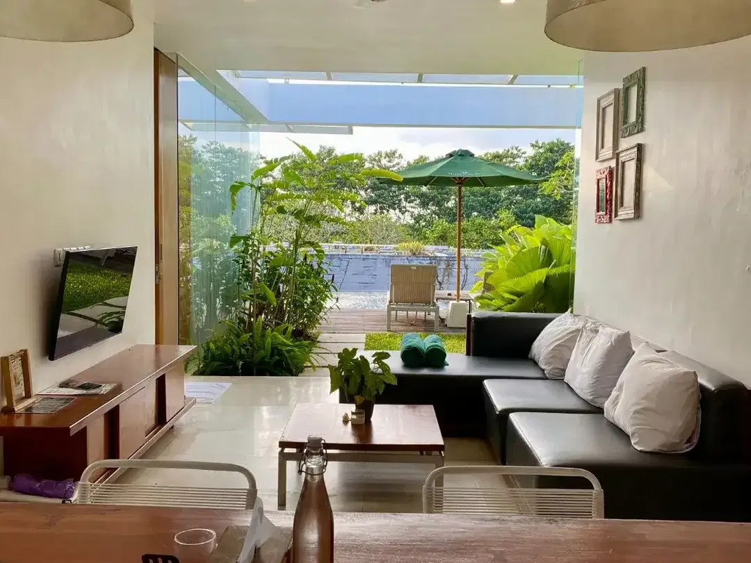 Villa Mewah Uluwatu Bali, Private Villa Dijual Lokasi Premium. baru selesai renovasi. SHM ada di pink zone. bagus untuk investasi ROI tinggi - Image 9 of 10