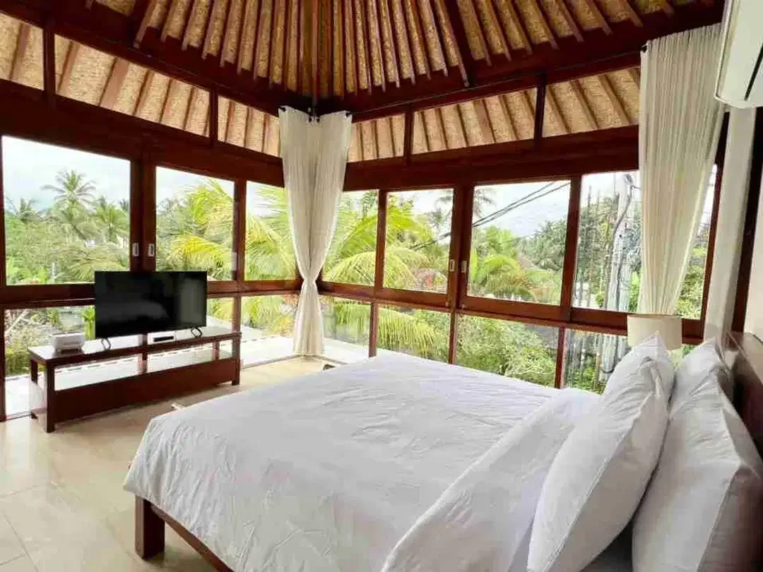Dijual villa lantai 2 dengan view sawah  lokasi area ubud gianyar
Lingkungan villa./restoran/cafe
10 menit ke central ubud - Image 6 of 9