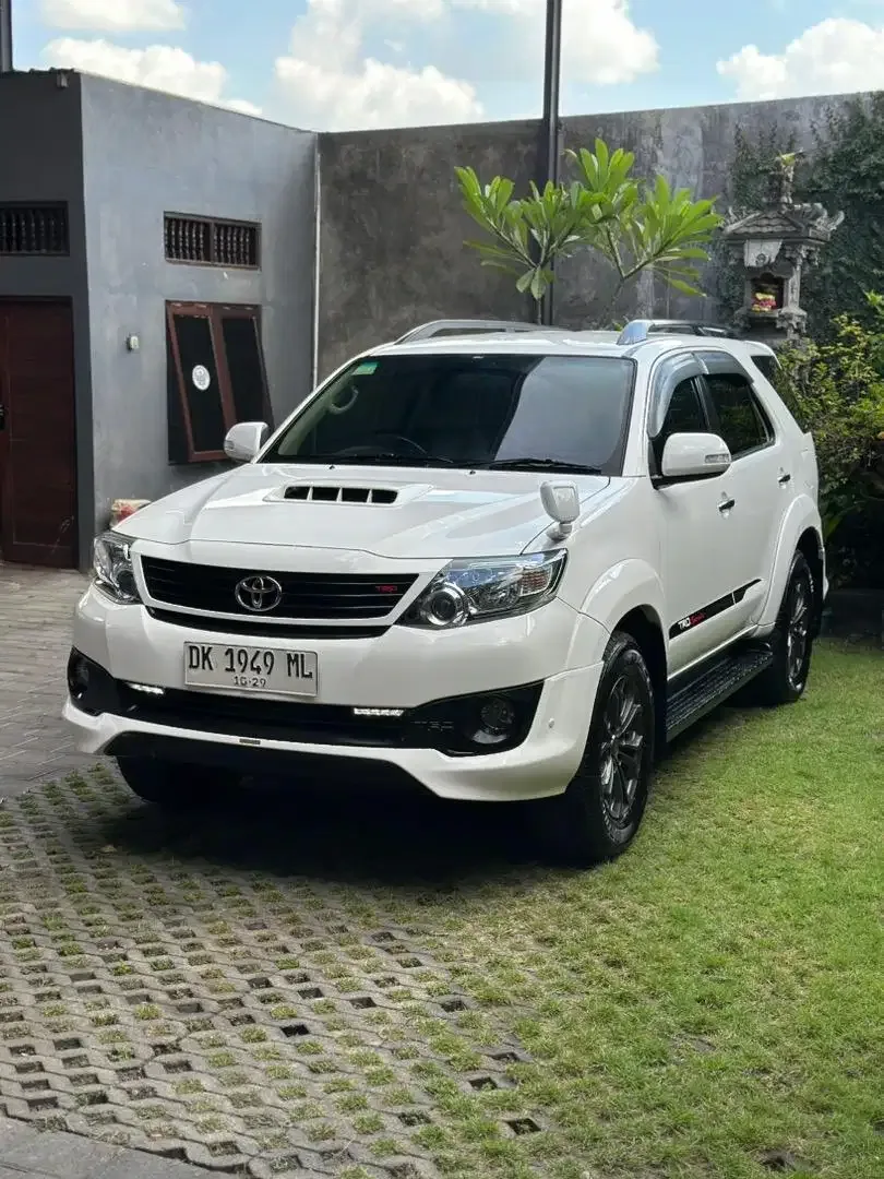 FORTUNER TRD VNT 2014 TURBO MANUAL ASLI BALI LOW KM ISTIMEWA - Image 2 of 10