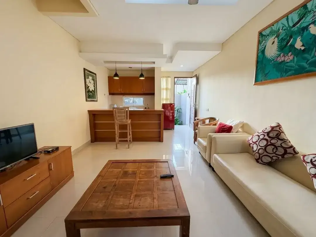 DISEWAKAN RUMAH 2 LANTAI 1BR – RENON, DENPASAR - MONTHLY/YEARLY - Image 5 of 10