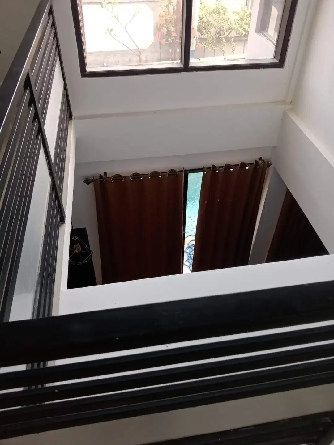 Dijual Villa 3 Lantai Area Gunung Athena - Image 3 of 9