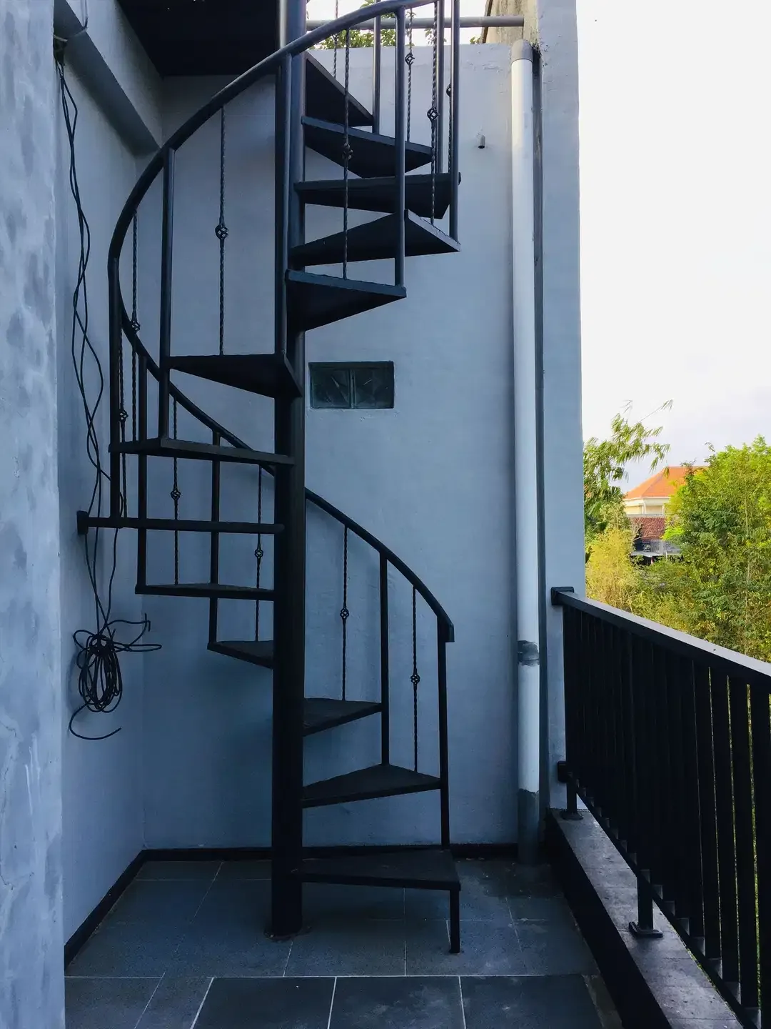 Dijual Cepat Rumah Minimalis 2 Lantai + Rooftop di Taman Giri Mumbul - Image 10 of 10