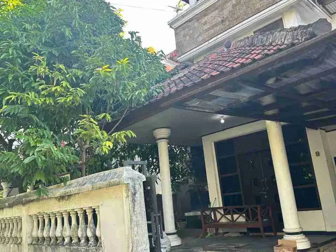 Best Deal, Rumah 3 Lantai Seharga Tanah di Denpasar Barat - Image 1 of 10