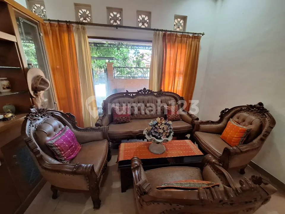 Dijual Rumah Mewah 2 Lantai di Ahmad Yani Selatan Denpasar Dekat Kantor Pajak - 3+1 KT - Image 3 of 4