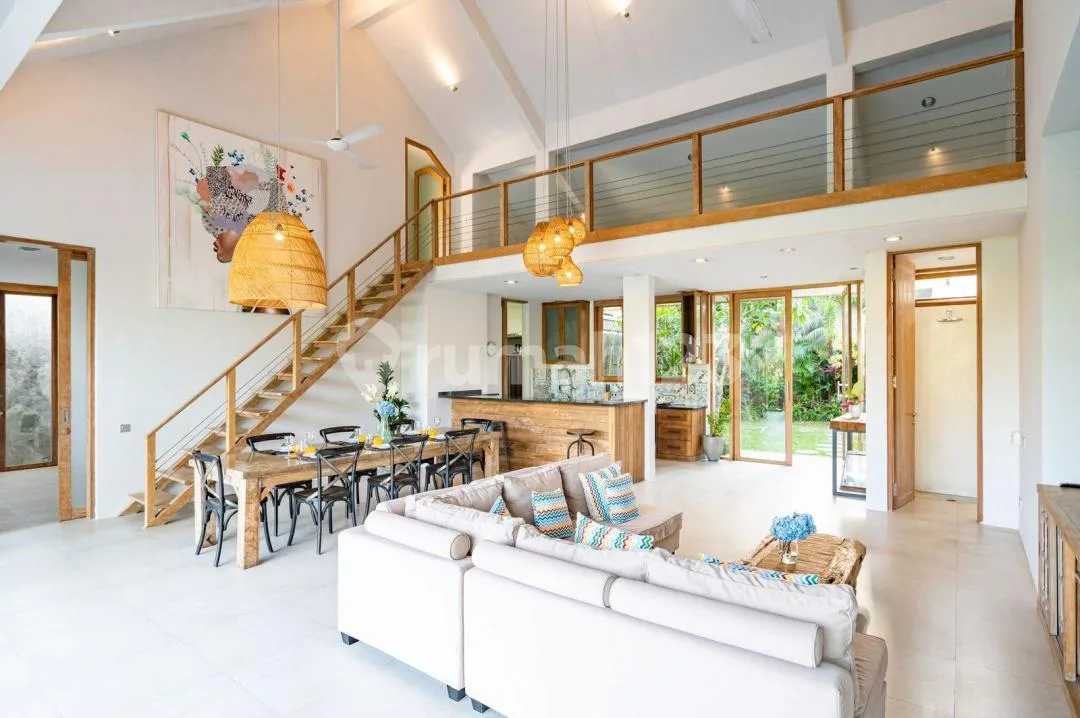 Villa 5 Kamar Taman Luas Berawa Canggu #8438 - Image 1 of 4