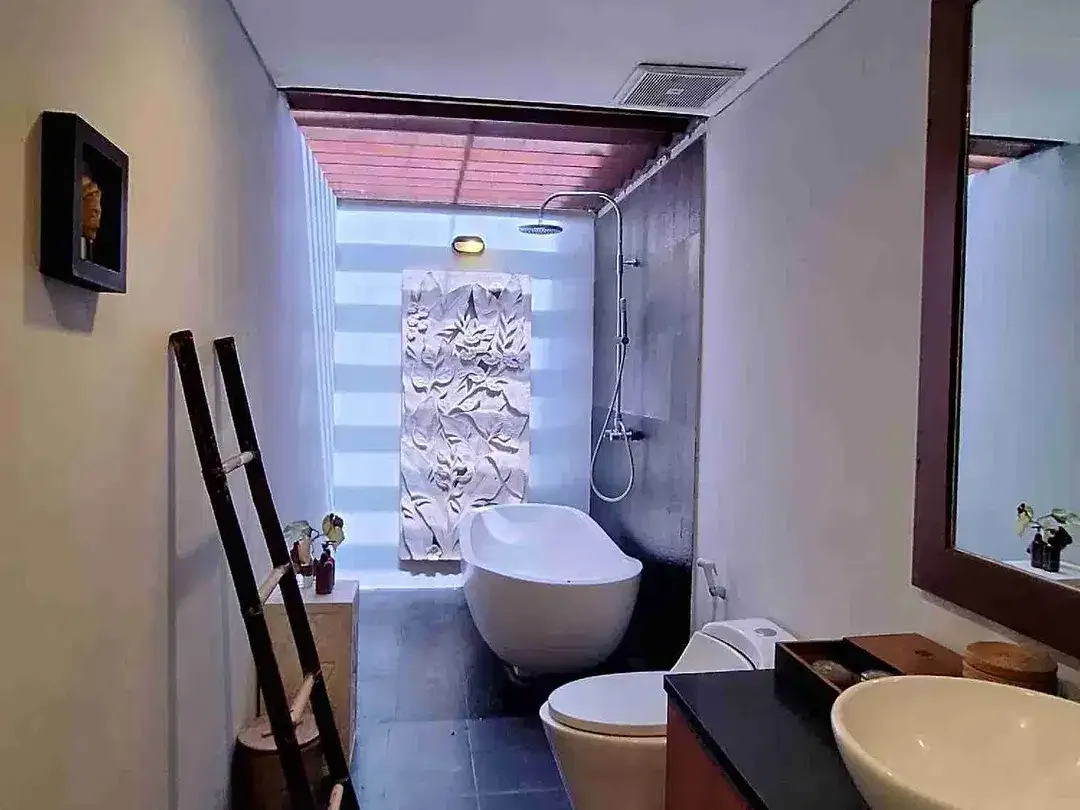 AFFORDABLE VILLA 3 BEDROOMS IN JL PANTAI NYANYI BERABAN BALI FOR RENT - Image 8 of 10