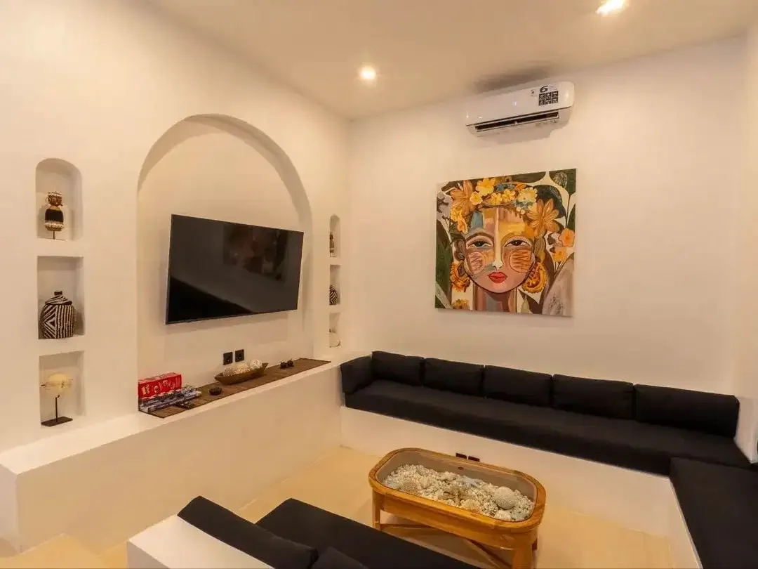 Vila dua lantai baru di lokasi prestisius dekat laut! - Image 7 of 10