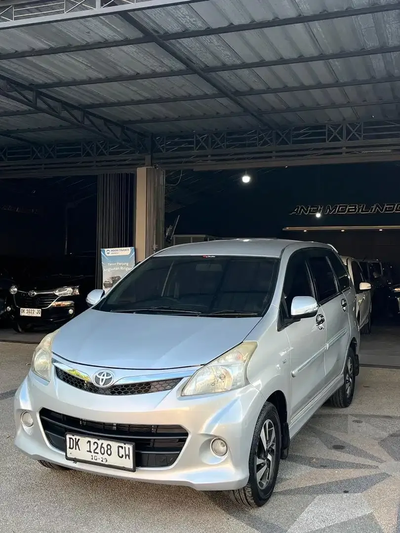 Avanza veloz 1.5 matic 2014 DP 7 JT - Image 1 of 9