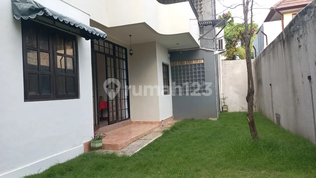 Bebas Banjir ! Rumah Semi Villa 5 Huge Kamar Tidur Ensuite Dekat Canggu Kerobokan bisa Parkir 5 Mobil - Image 3 of 4