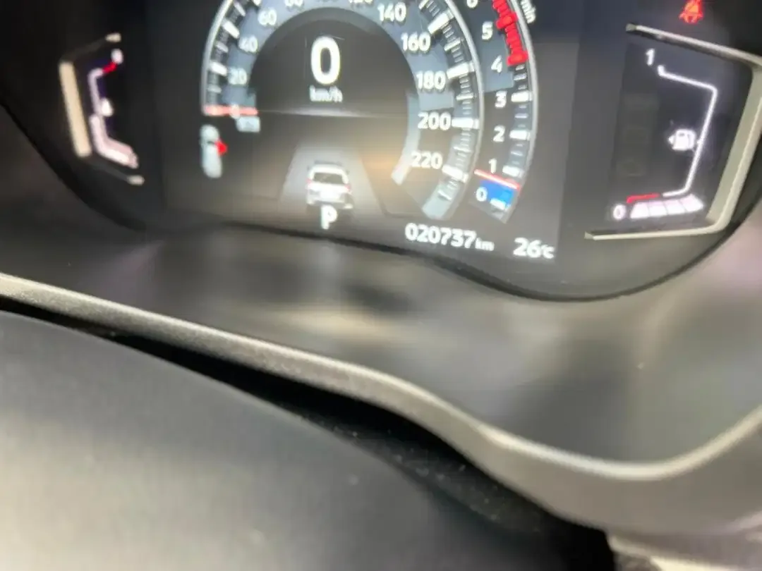 Pajero Sport Dakar 2023 Asli Bali Low KM 20rb - Image 8 of 10