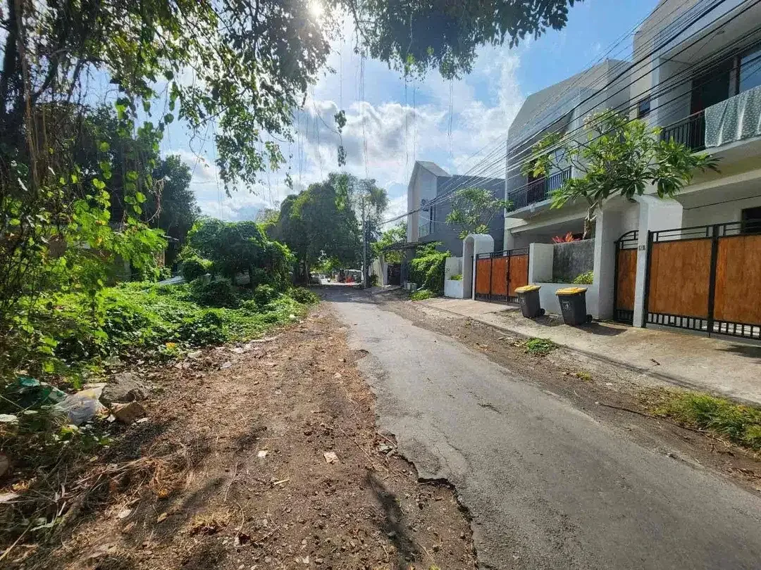 Di jual Tanah 4,40 are Premium 
Lokasi di Jalan Dewi Madri X Renon Denpasar - Image 2 of 4